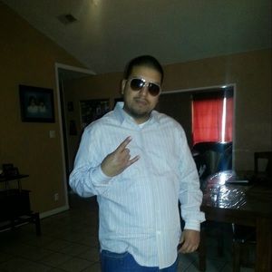 Meet your Posher, Carlos